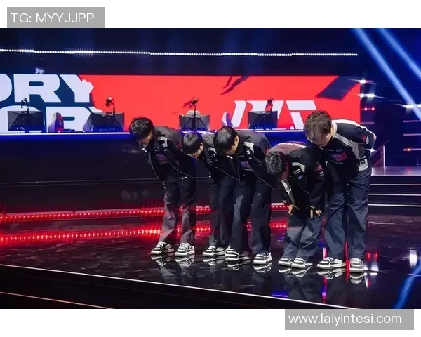 和平精英赛场上BLG反击策略分析及其成败得失探讨